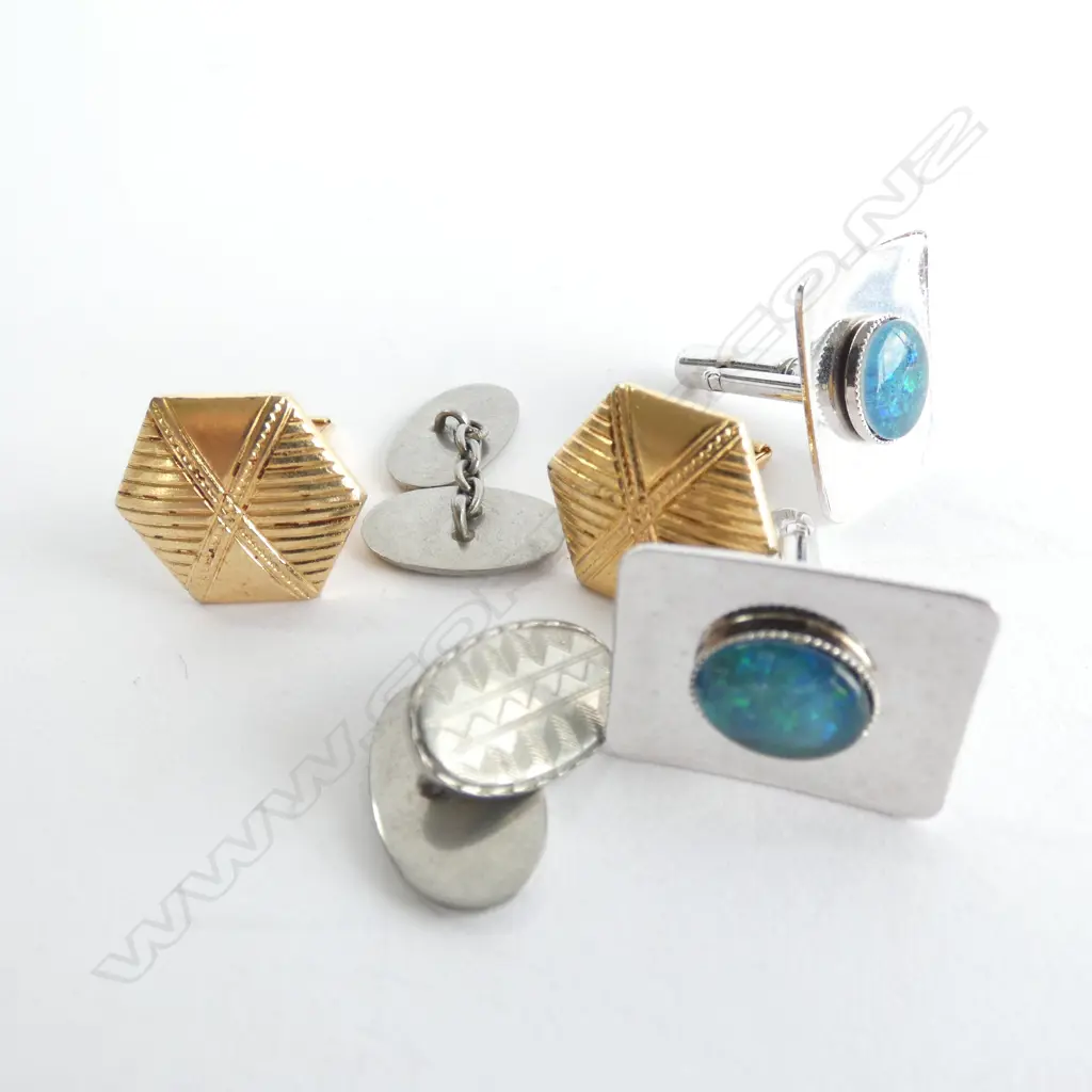 THREE PRS CUFFLINKS, ONE WITH OPAL DOUBLETS Image 1++