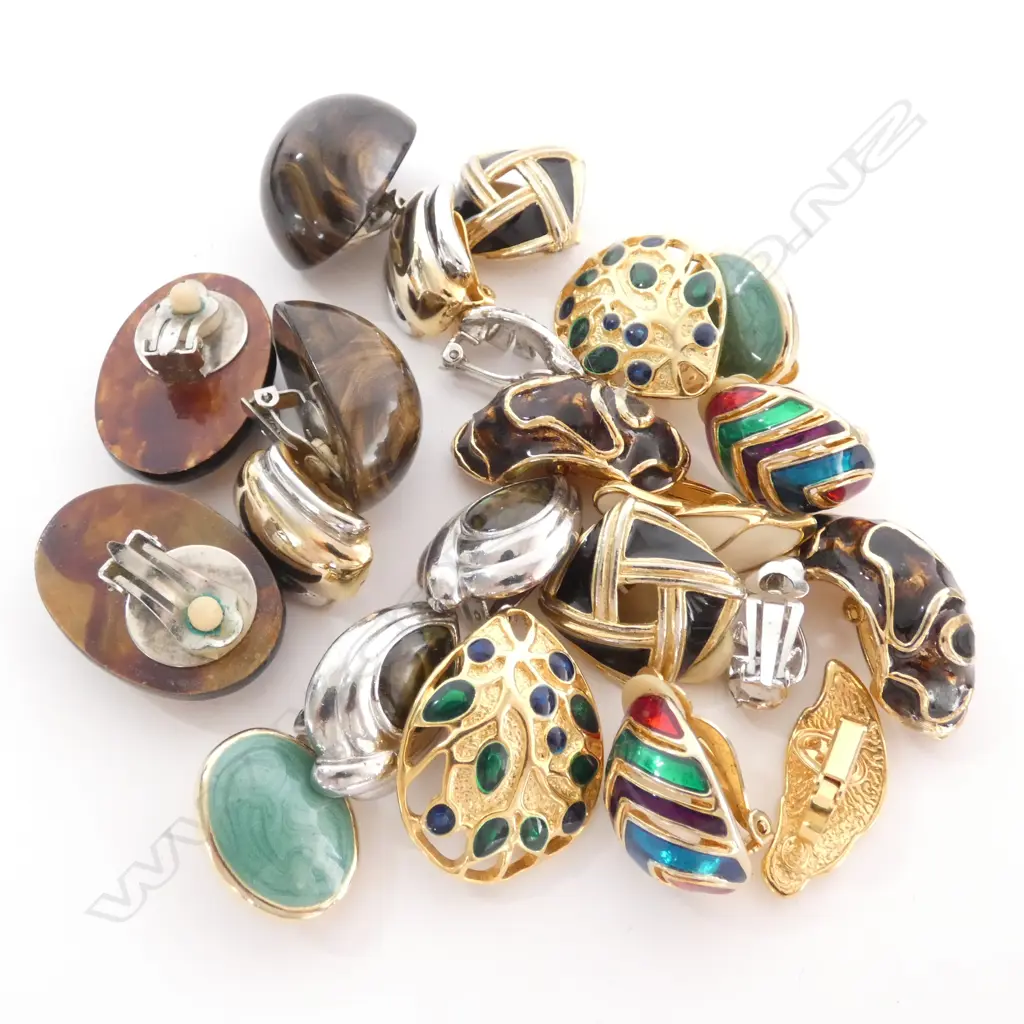 11 PAIR OLD CLIP ON EARRINGS  Image 1++