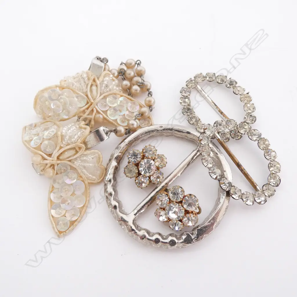 VINTAGE BEADED BUTTERFLY COLLAR CLIPS / RHINESTONE BELT & SHOE BUCKLES & EARRINGS Image 1++