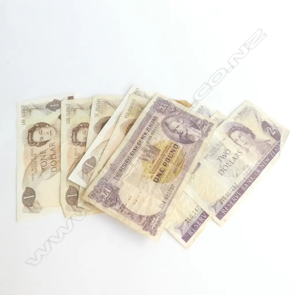 OLD NZ BANKNOTES, 5 X $1 $2 X 4 DIFFERENT SIGS, 1960 10 SHILLING, 1 Image 1++