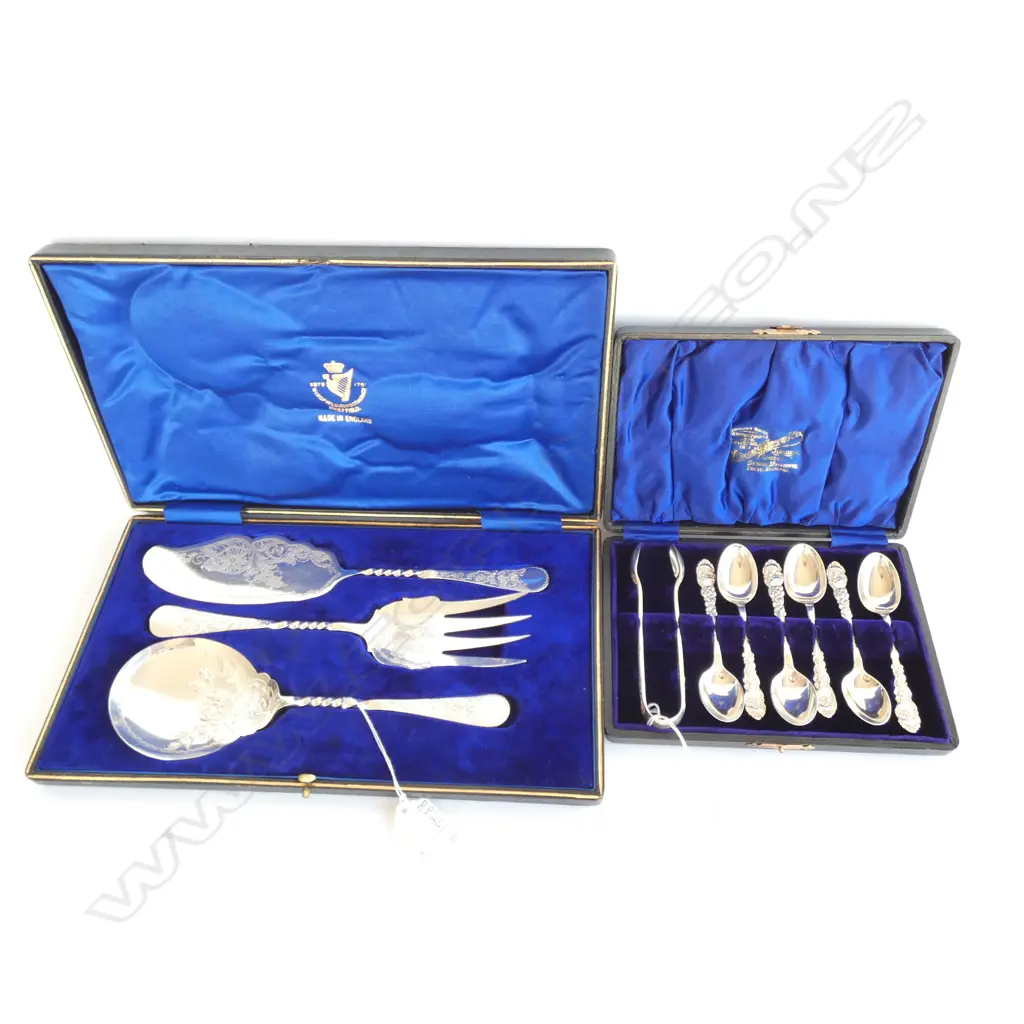 TWO VINTAGE EPNS SALAD SERVERS & TEASPOONS  BOXED SETS Image 1++