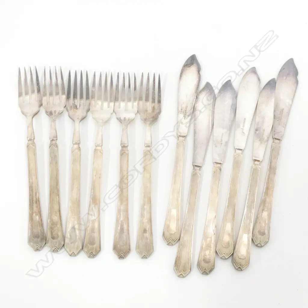 ART DECO WALKER & HALL FISH KNIVES & FORKS (12PCS)  Image 1++
