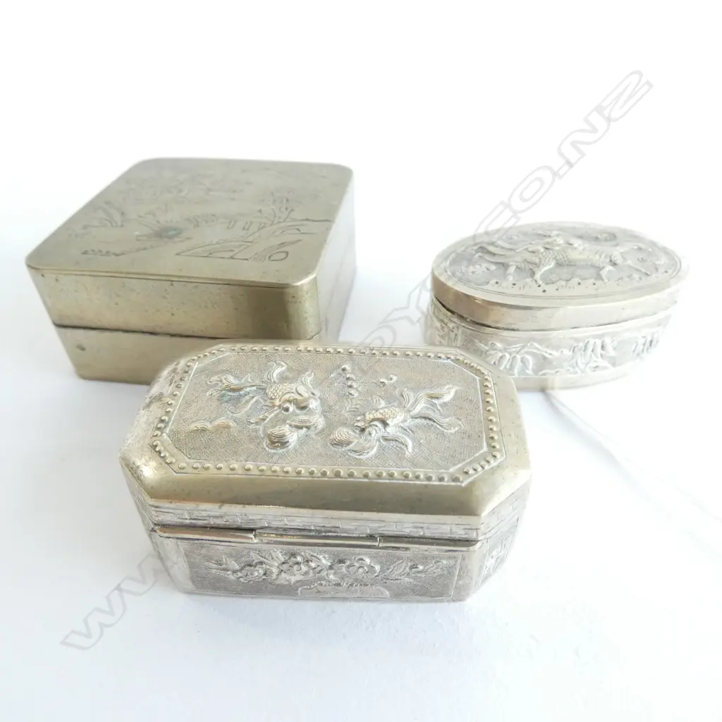 3 SMALL ORIENTAL LIDDED BOXES 1 900 SILVER 19 GRAMS Image 1++