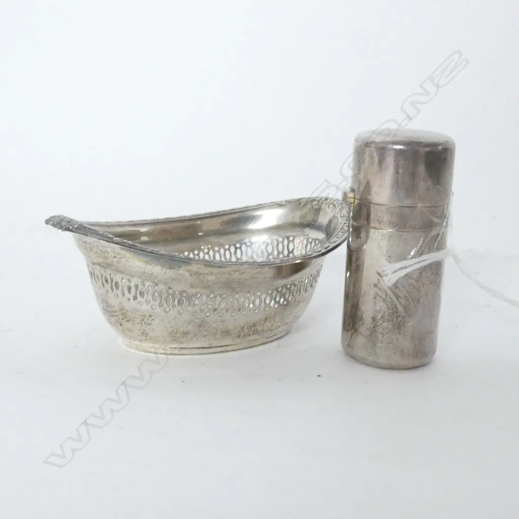 2 SILVER ITEMS DISH & BOTTLE  Image 1++