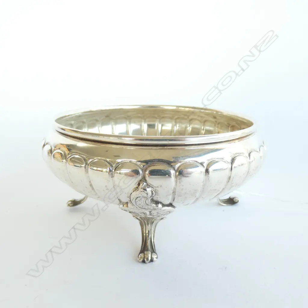 PERUVIAN SILVER FOUR FOOTED BOWL 147gm Image 1++