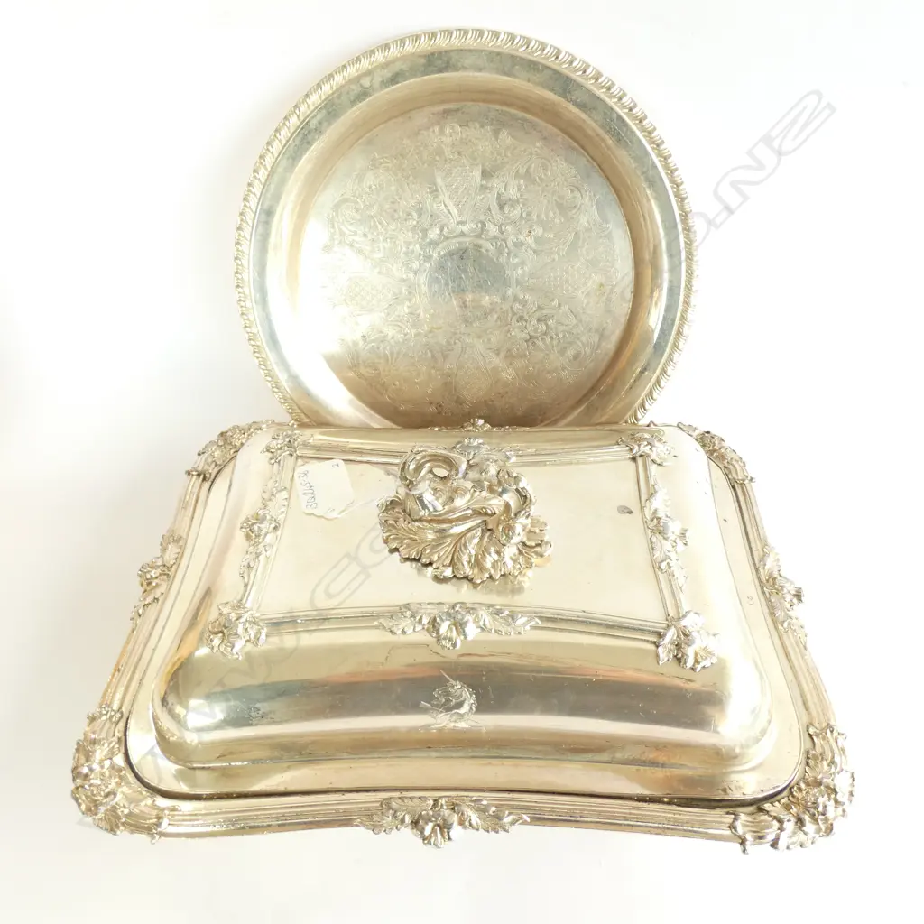 SILVER PLATE LIDDED ENTRE DISH AND A TRAY Image 1++