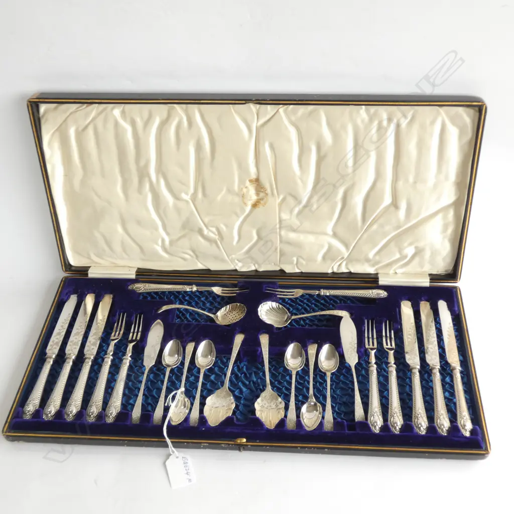 SHEFFIELD 1912 SILVER CASED CUTLERY SET 24 PCE  Image 1++