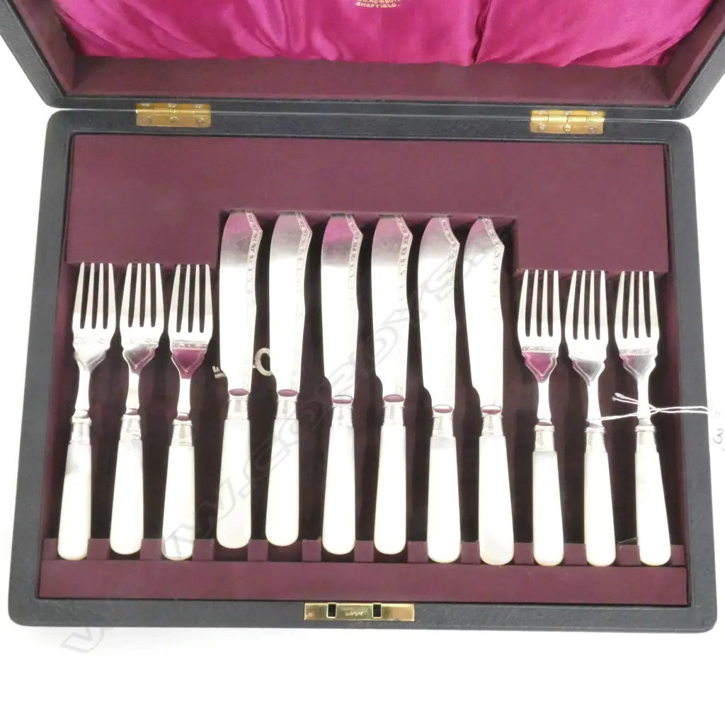 SUPERIOR CASED FRUIT SET EPNS & MOP  Image 1++