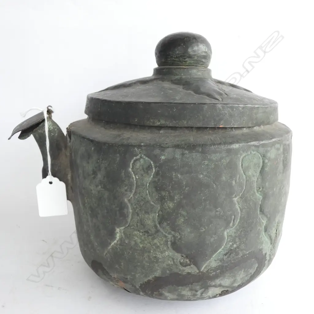 OLD ORIENTAL TIN PLATE WATER JUG WITH LID & SPOUT H. 230MM Image 1++