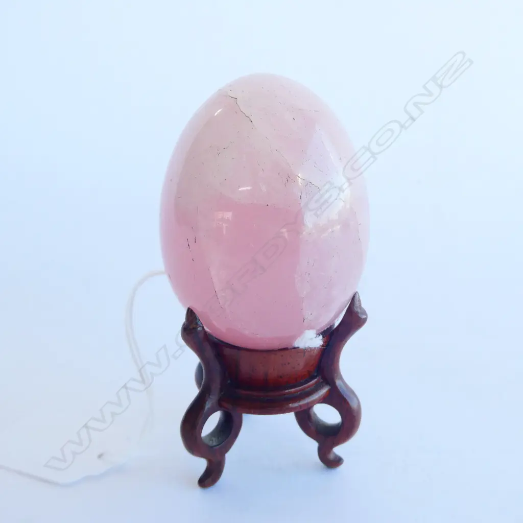 PINK QUARTZ EGG H.65MM ON WOODEN STAND Image 1++