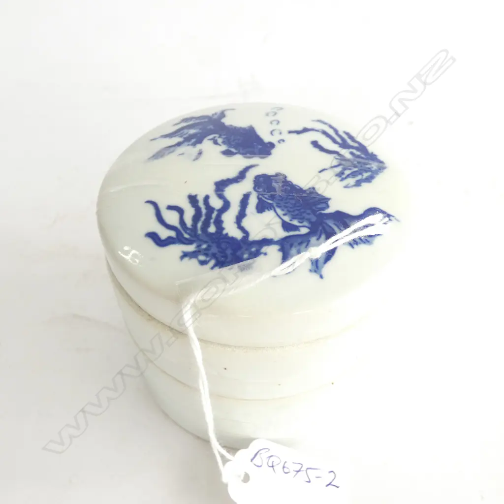 CHINESE B&W PORCELAIN DISH SET. GOLDFISH. Dia.80mm Image 1++