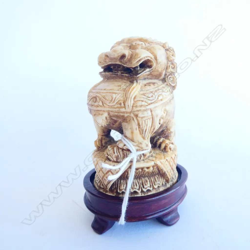 OLD CARVED IVORY ORIENTAL LION H. 75MM ON WOODEN STAND (REPAIR TO STAND) Image 1++