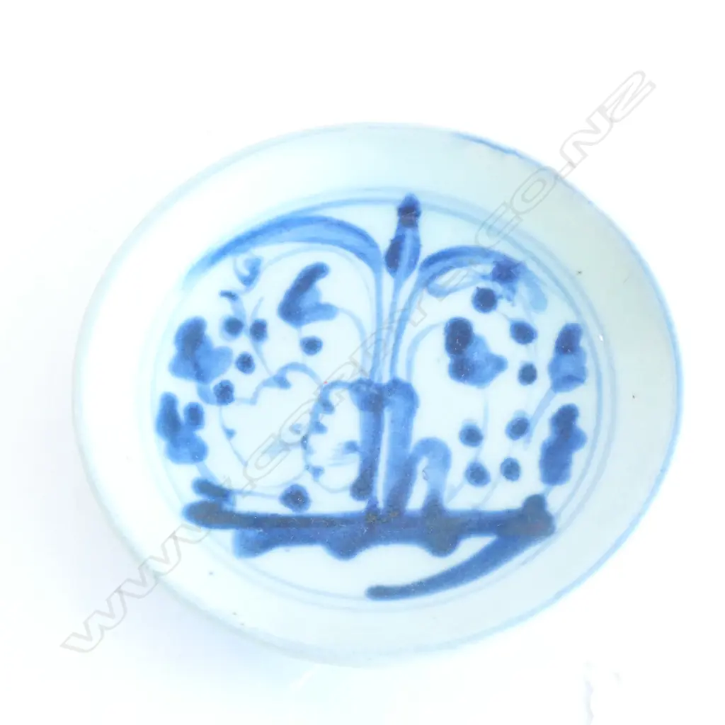 SMALL BLUE & WHITE CHINESE DISH  Image 1++