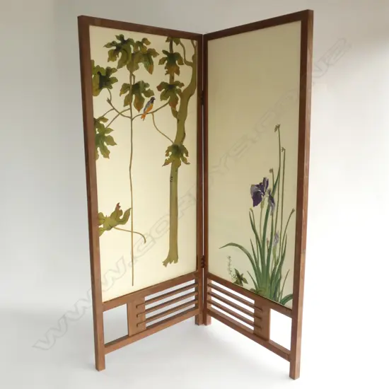 VINTAGE JAPANESE TWO FOLD SCREEN APPLIED CLOTH FIGURES..
