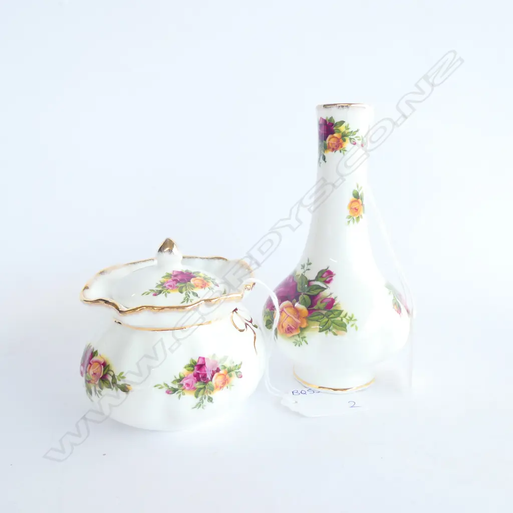 ROYAL ALBERT OLD COUNTRY ROSES LIDDED DOROTHY POT DIA. 75MM  & VASE H. 135MM Image 1++