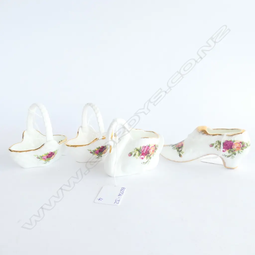 ROYAL ALBERT OLD COUNTRY ROSES SHOE L. 110MM 2 BASKETS H. 80MM &  SWAN L. 80MM Image 1++