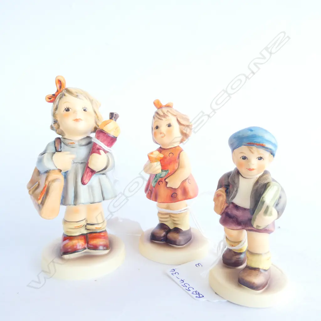 HUMMEL SCHOOLDAYS 2220--ROSES ARE RED 762--TEACHERS PET 2125 Image 1++