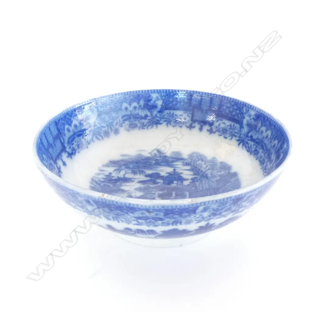 19thC B/W WILLOW BOWL 250MM DIA Image 1++