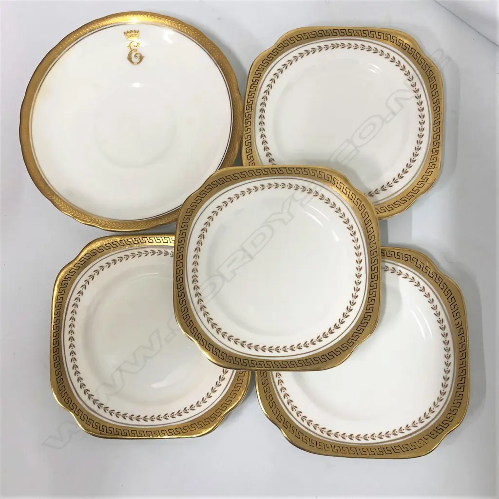 5 GOLD RIMMED PLATES EX QEII'S NEW YEARS DINNER 1953 Image 1++