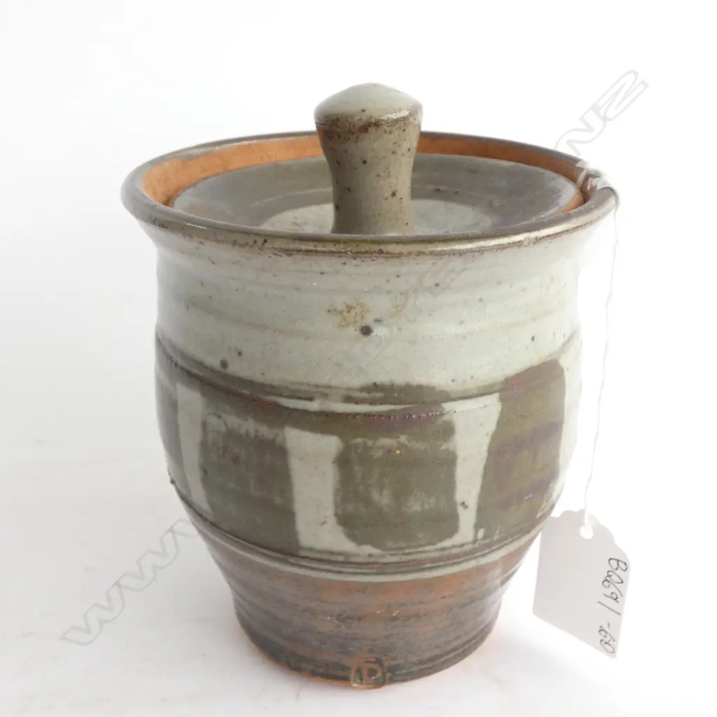PETER STICHBURY LIDDED JAR H.140mm Image 1++