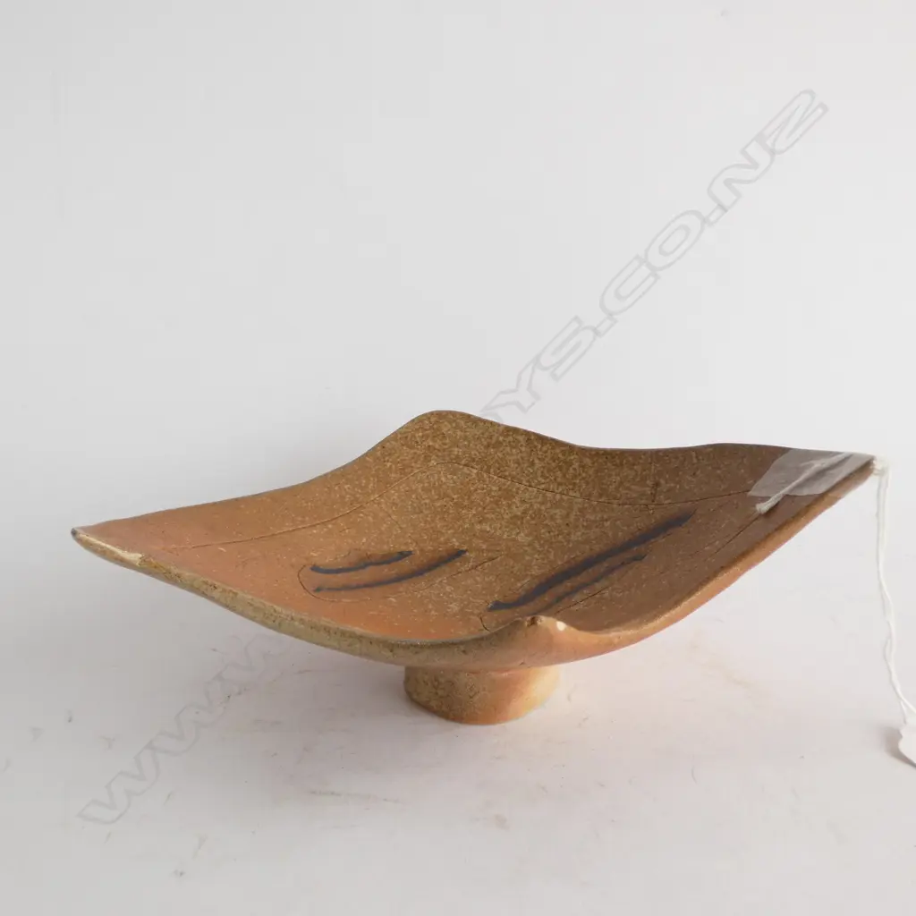 STUDIO POTTERY WOODFIRED DISH L.190mm Image 1++