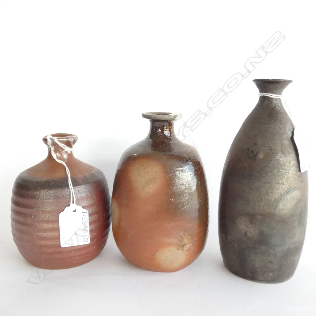 PR BIZEN ANAGAMA POTTERY VASES. TALLEST 175MM Image 1++