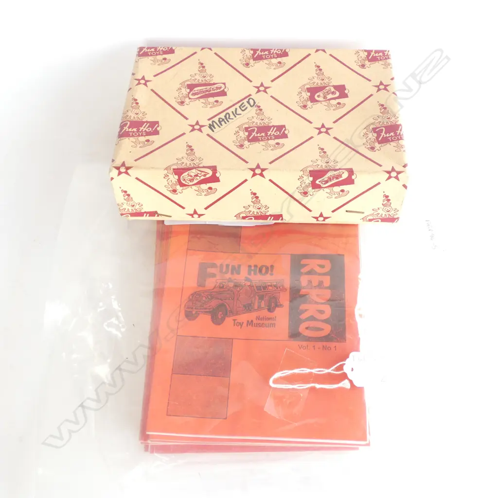 Fun Ho Magazines – full set March 1989 to March 1998  + Fun Ho Trade Box	 Image 1++