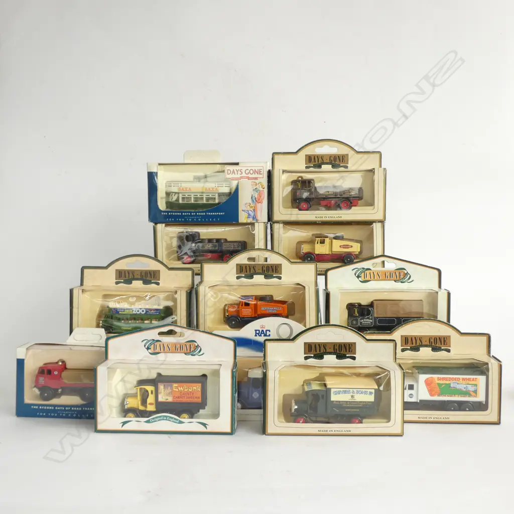 15 'DAYS GONE' LLEDO VINTAGE VEHICLE MODELS  Image 1++