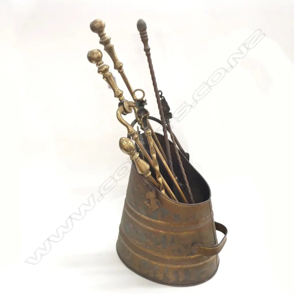 COAL BUCKET & 7 FIRE TOOLS  Image 1++