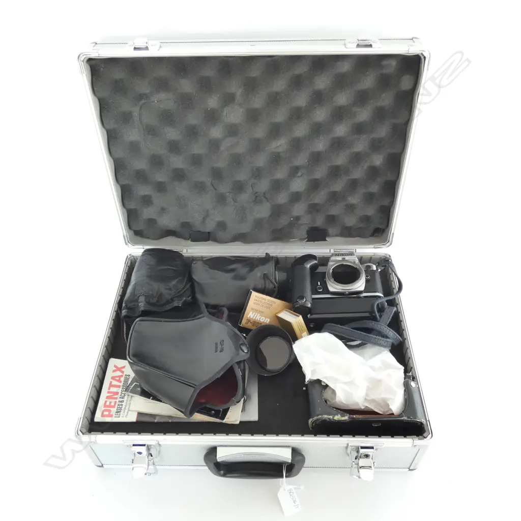 CASE OF CAMERAS, LENSES ETC Image 1++
