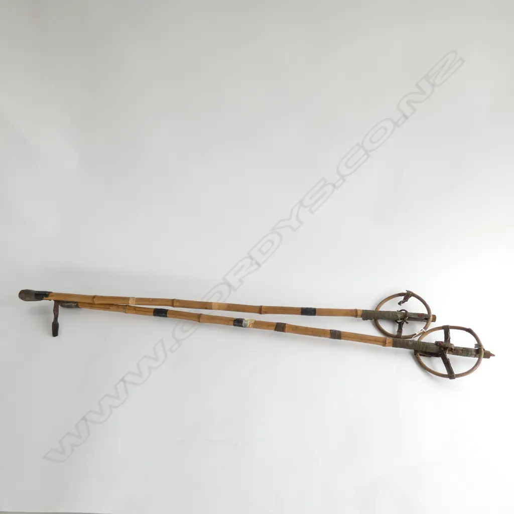 PR VINTAGE SKIS L.2240mm  WITH BINDINGS & POLES  Image 1++