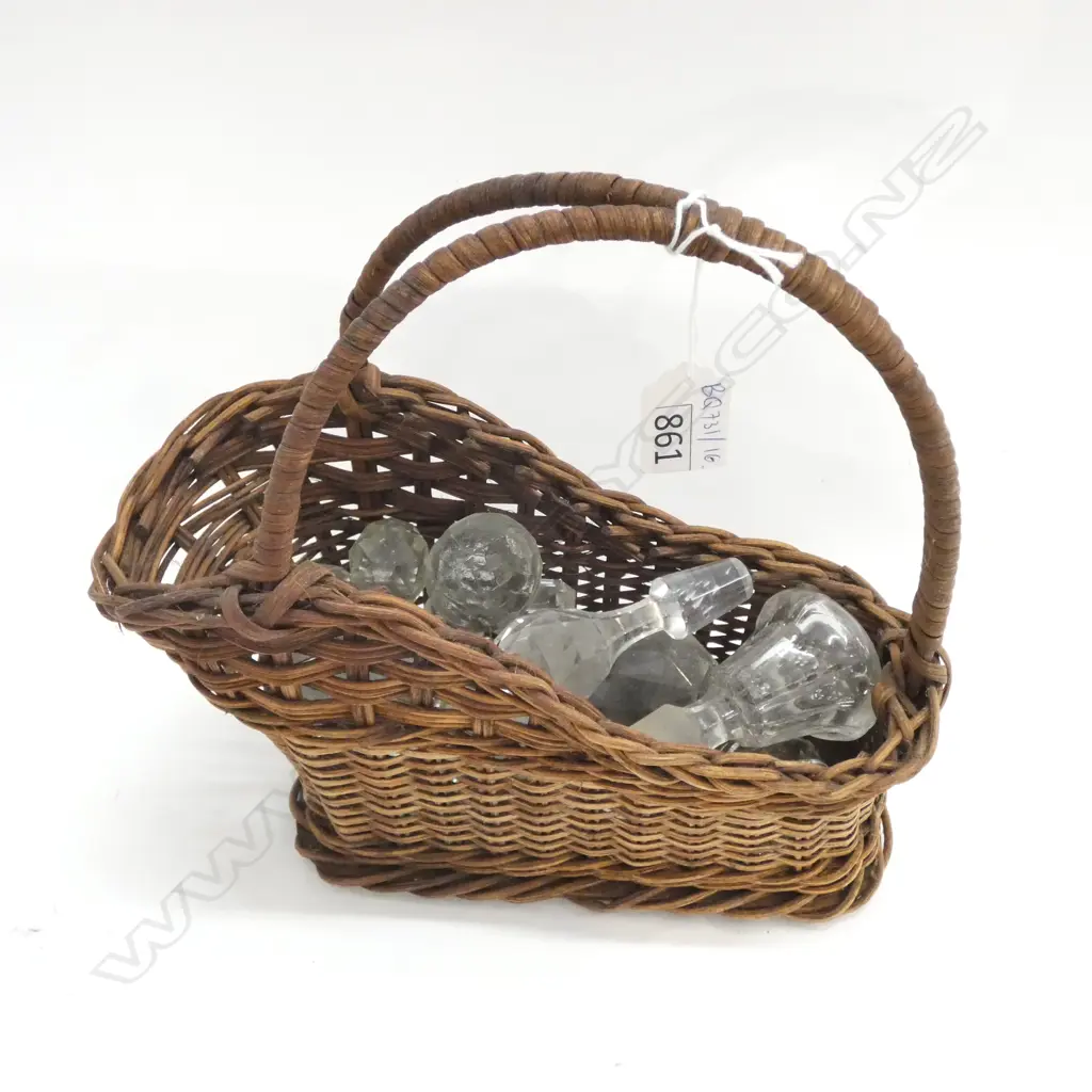 BASKET OF CRYSTAL DECANTER KNOBS  Image 1++