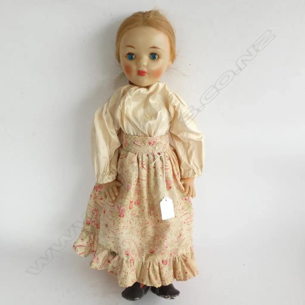 VINTAGE DOLL HARD PLASTIC. CLOTHED. PLAITED HAIR. H.465mmn Image 1++