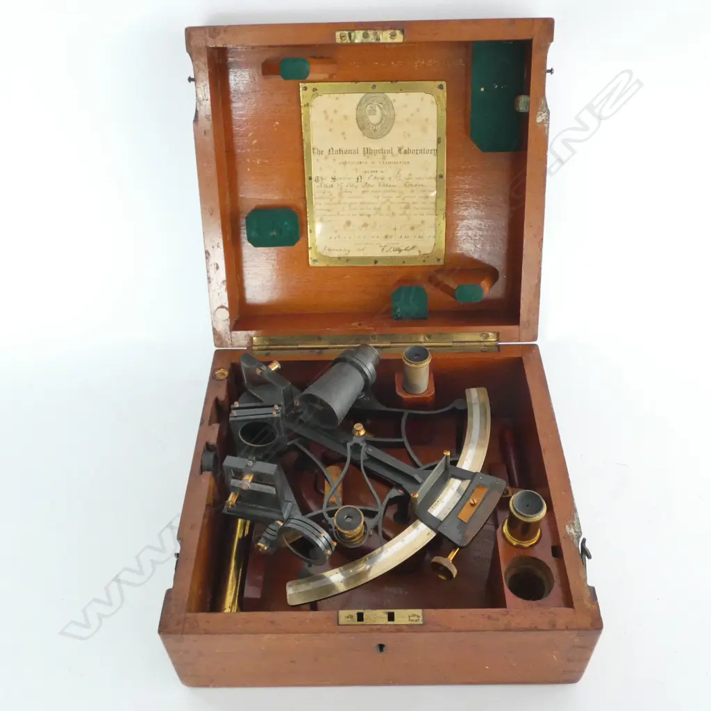 HEATH & CO CASED SEXTANT  Image 1++