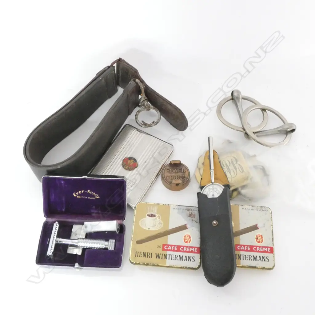 BOX LOT SMOKING SHAVING ETC Image 1++