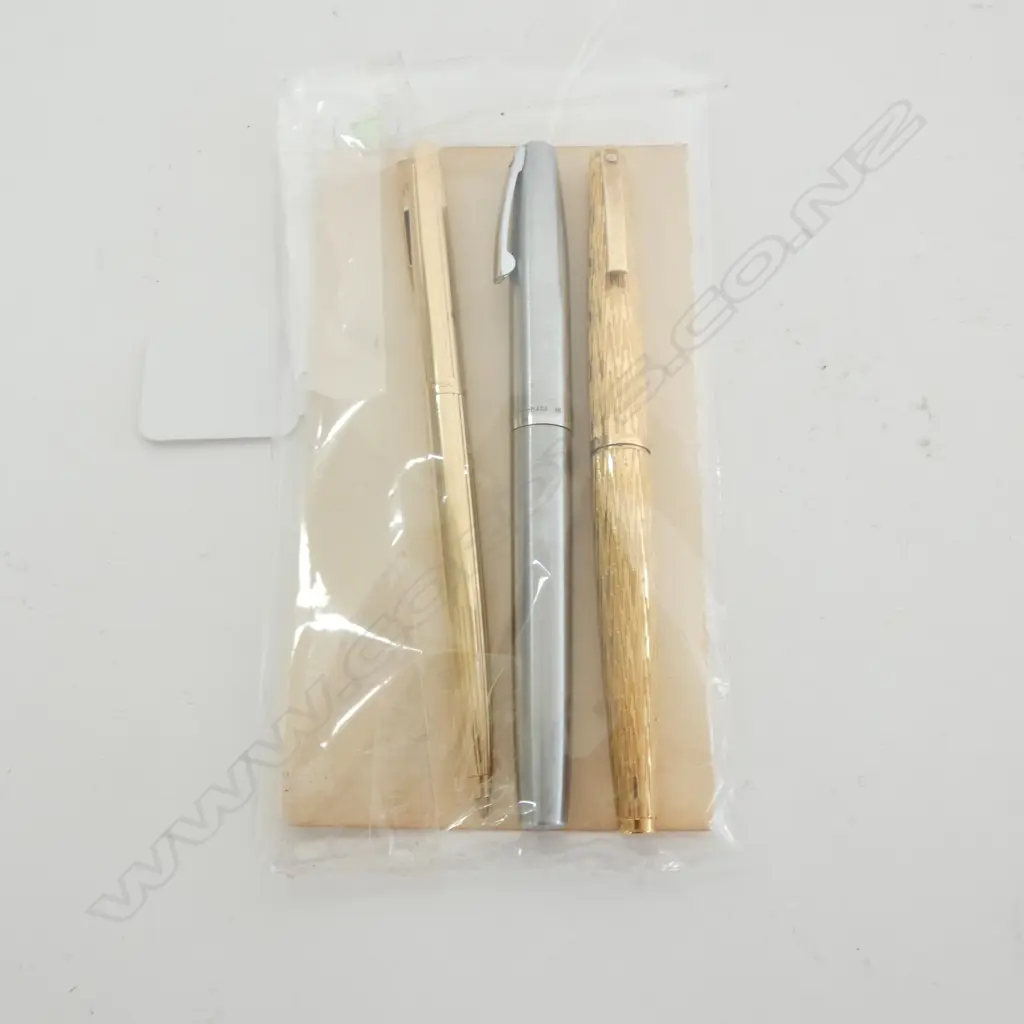 THREE SHEAFFER PENS - 1970s Image 1++