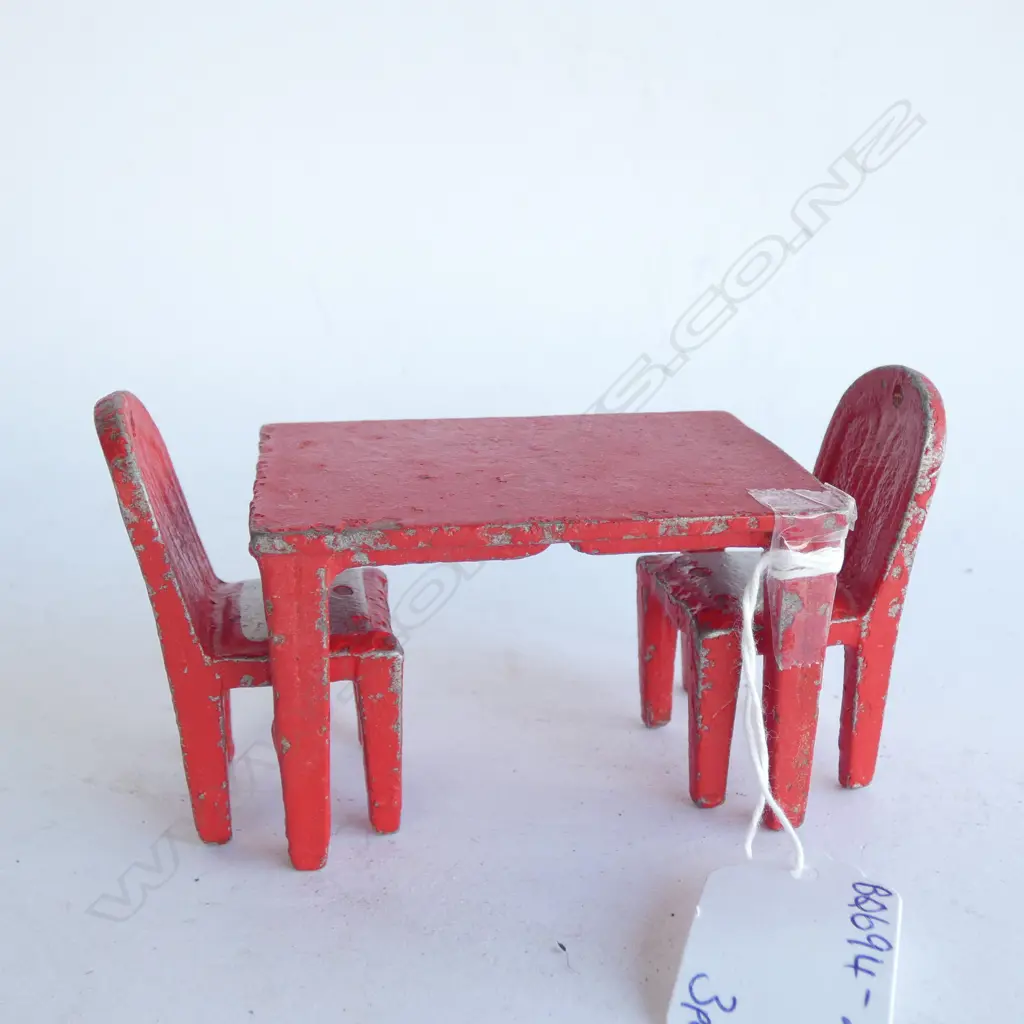 FUN HO 100/101 TABLE & 2 CHAIRS Image 1++