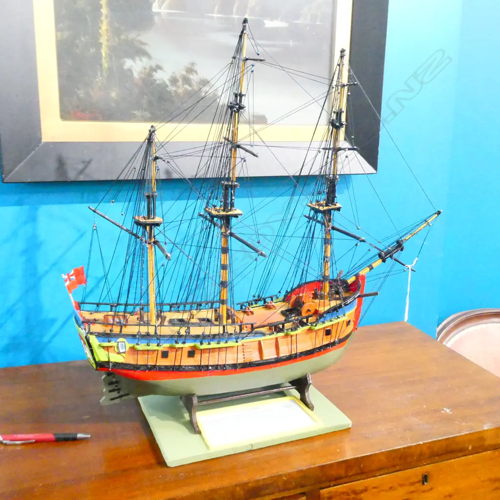 SHIP MODEL; H.M. BARK ENDEAVOUR H. 620MM Image 1++