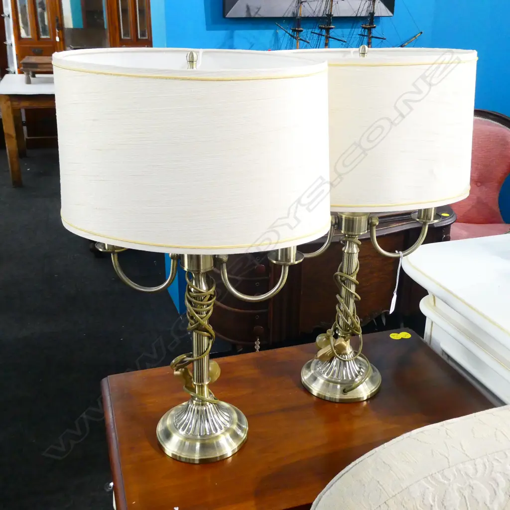 PR ROYAL DOULTON BRUSHED BRASS TABLE LAMPS WITH SHADES, H. 580MM Image 1++