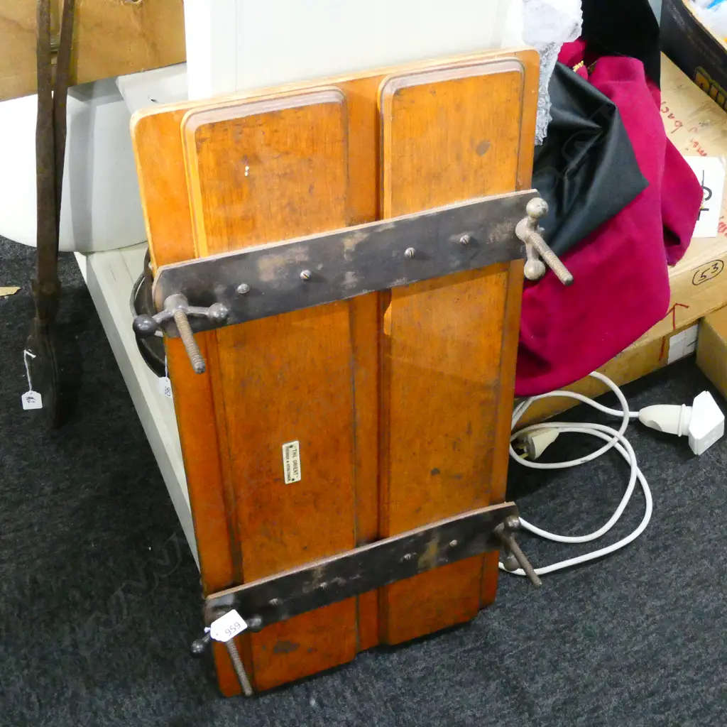 VINTAGE WOODEN TROUSER PRESS L. 710MM Image 1++