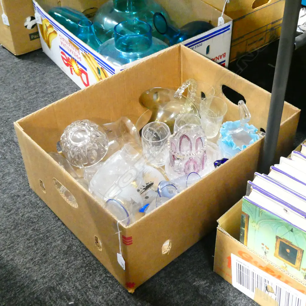 BOX LOT ASSORTED GLASS Image 1++