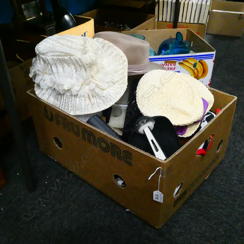 BOX LOT HATS, FUR, PURSES ETC Image 1++