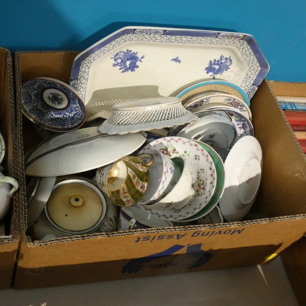 BOX LOT ASST. CHINA  Image 1++