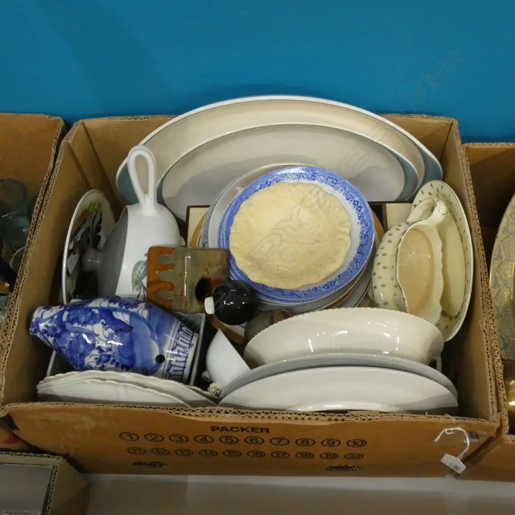 BOX LOT ASST. CERAMICS  Image 1++