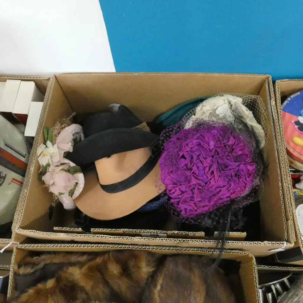 BOX LOT ASST GOOD VINTAGE HATS Image 1++