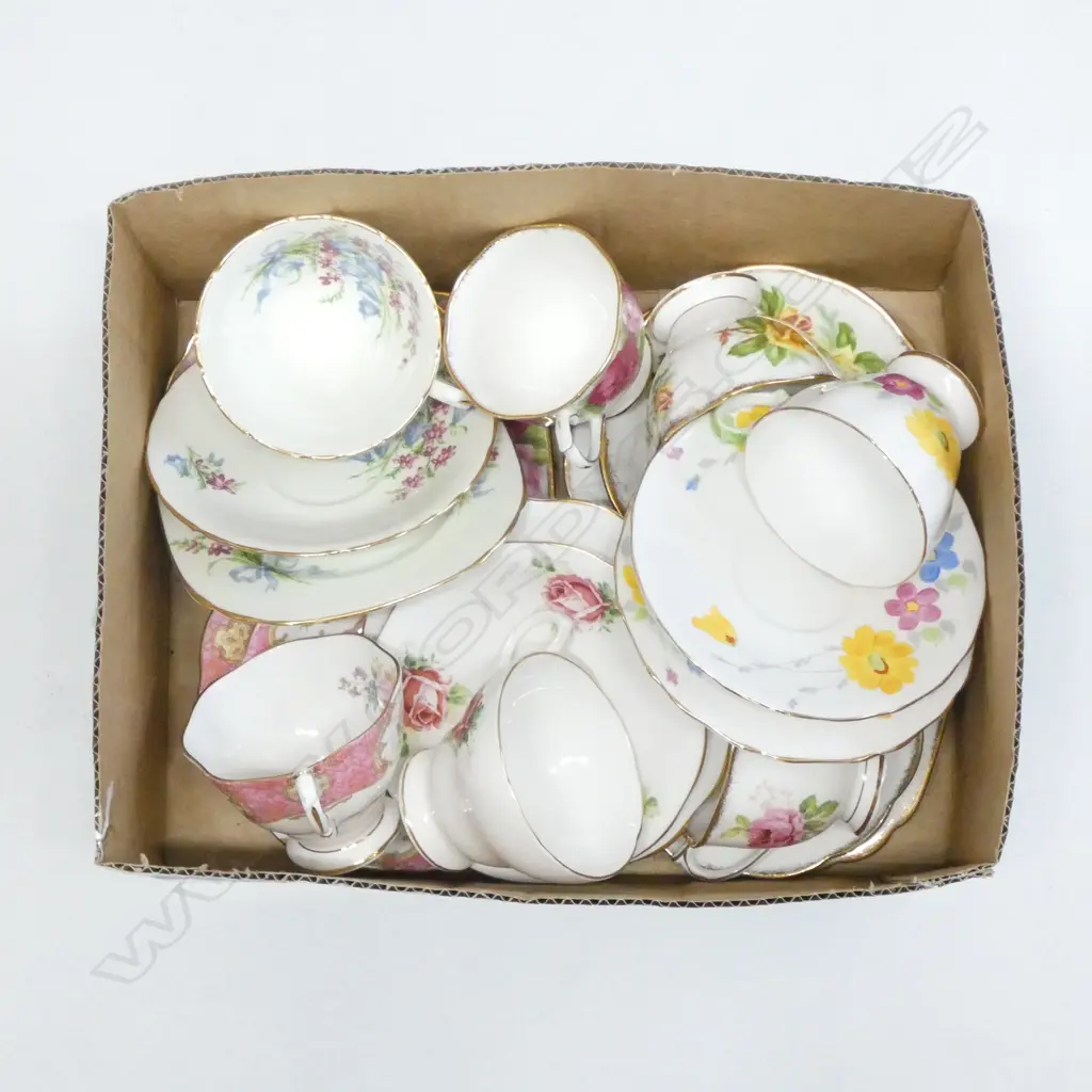 BOX LOT TRIOS - MOSTLY ROYAL ALBERT Image 1++