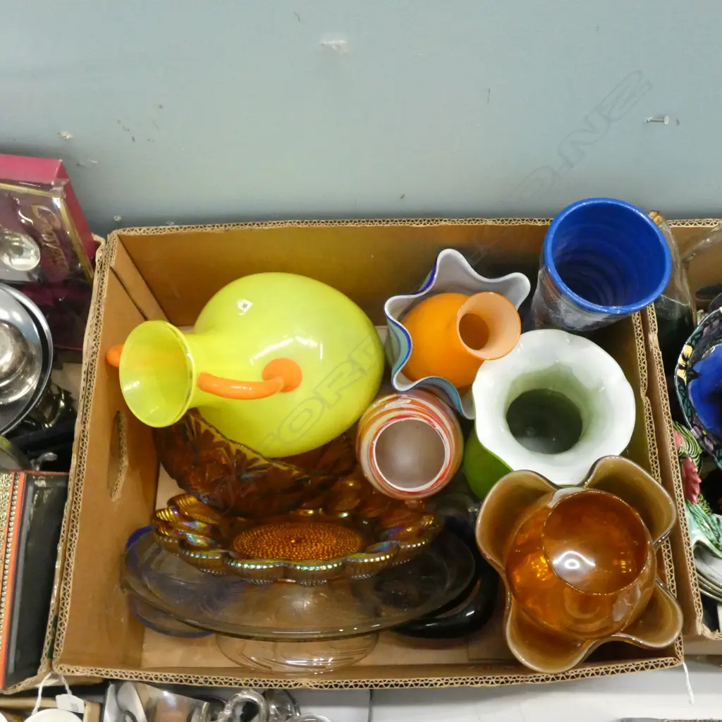 BOX LOT ASST. ART GLASS VASES Image 1++