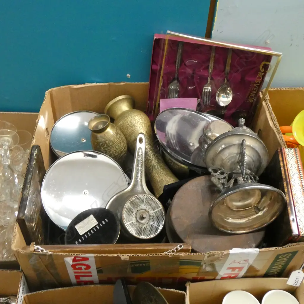 BOX LOT EPNS, BRASS, MOULI ETC Image 1++