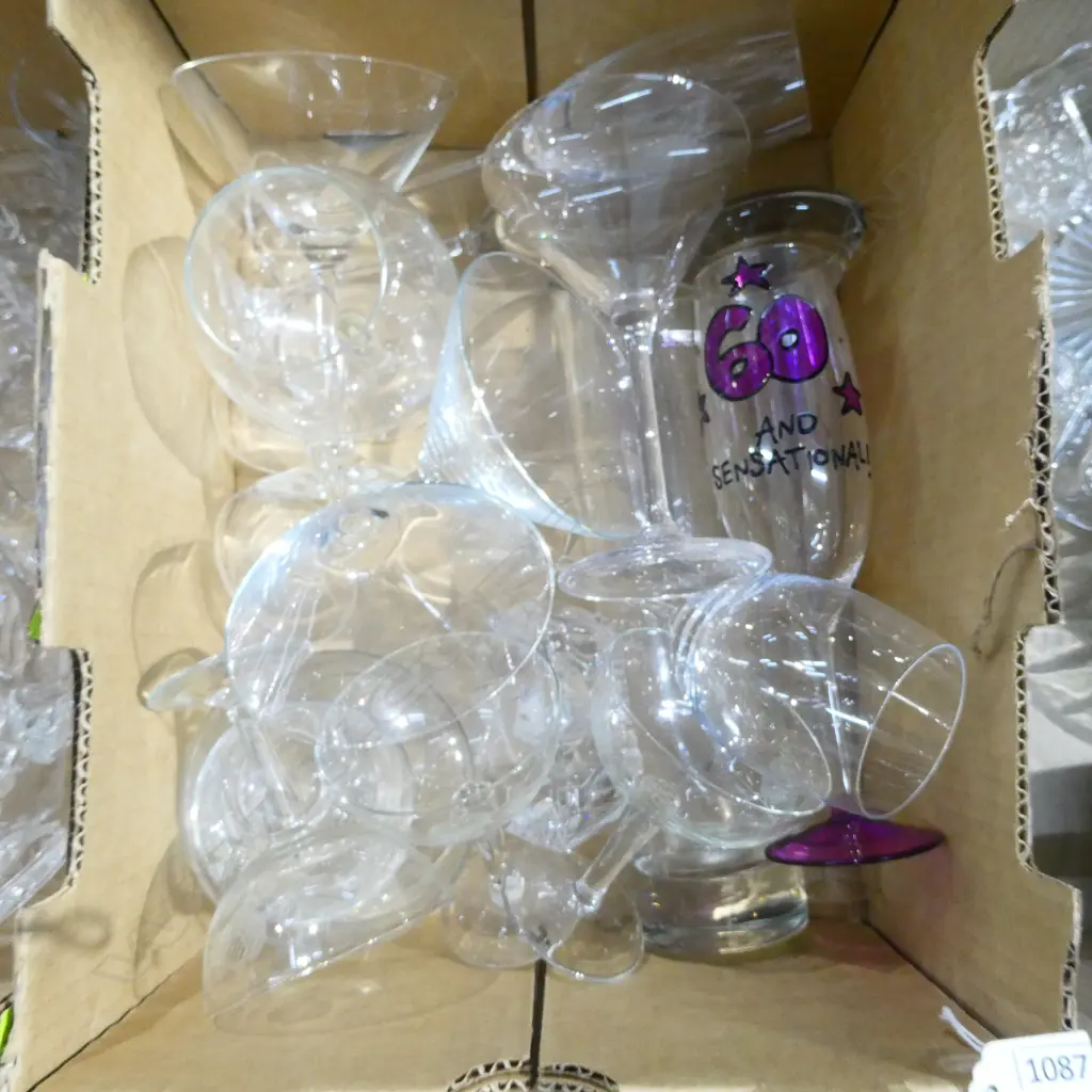 BOX LOT GLASS; VASES, GLASSES ETC. Image 1++