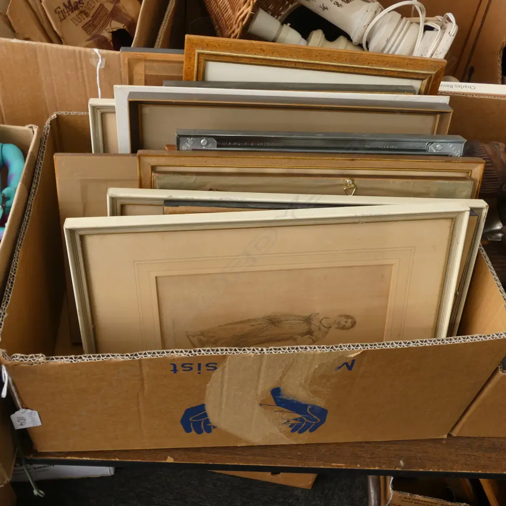 BOX LOT ASST. ARTWORKS  Image 1++